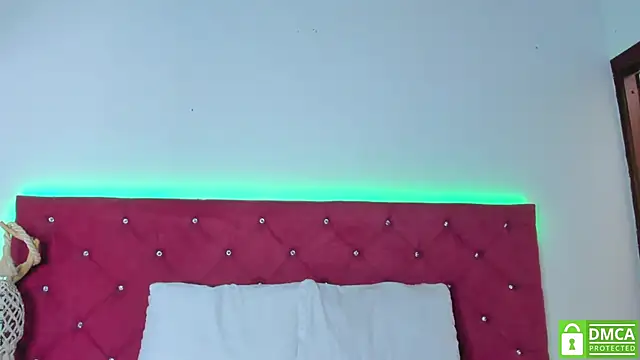 Ruth harvey  online show from March 1, 2025, 1:18 pm