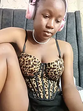 Snapshot of carenic chatting on June 27, 2026, 5:29 pm carenic online show from June 27, 2026, 5:29 pm