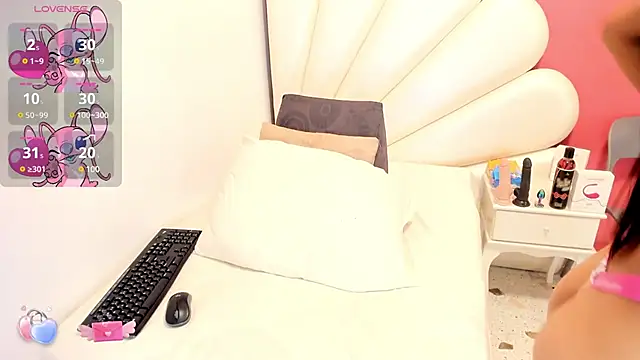 Snapshot of Vicky_Freedom chatting on March 16, 2025, 2:33 pm Vicky Freedom online show from March 16, 2025, 2:33 pm