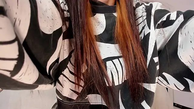 Nicolle foxy online show from October 17, 2025, 1:14 pm