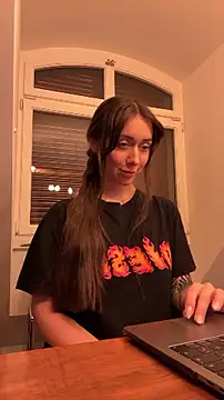 Snapshot of emiliasommer chatting on September 30, 2025, 6:35 pm emiliasommer online show from September 30, 2025, 6:35 pm