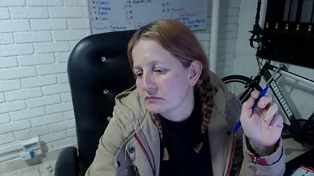 ViioletaMora online show from February 26, 2025, 9:42 am