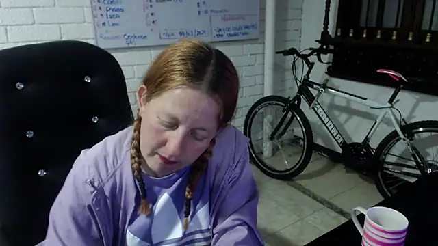 ViioletaMora online show from February 28, 2025, 7:05 am