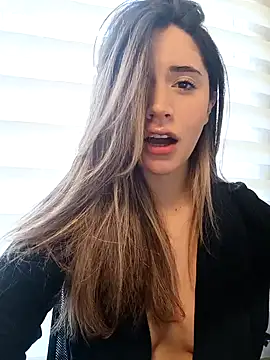 maliciaworld online show from January 22, 2025, 5:17 pm