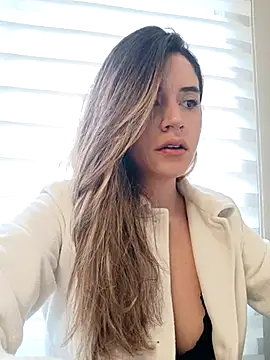 maliciaworld online show from February 15, 2025, 5:07 pm