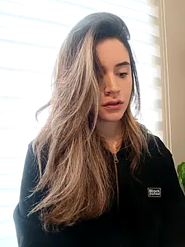 maliciaworld online show from February 16, 2025, 5:04 pm