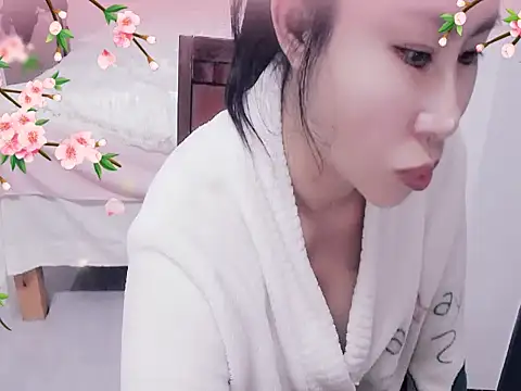 xiaoxuer online show from March 13, 2025, 4:38 am