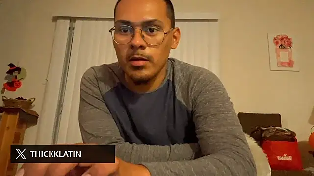 ThixxkkLatin online show from October 27, 2025, 1:53 am