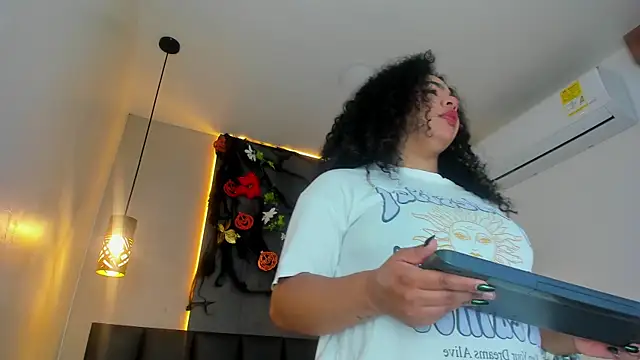 memphiswilliam online show from November 3, 2025, 2:57 am