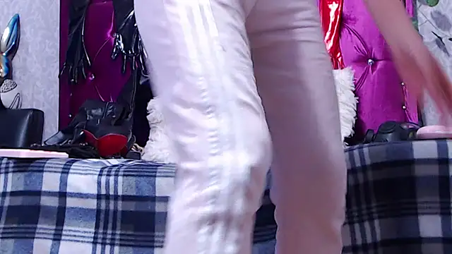 AyshaScott online show from February 4, 2025, 12:55 pm