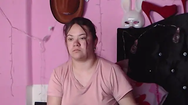 NikkiRous  online show from January 24, 2025, 1:25 pm