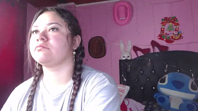 NikkiRous  online show from February 4, 2025, 2:10 pm