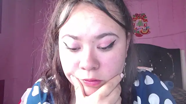 NikkiRous  online show from February 12, 2025, 4:44 pm