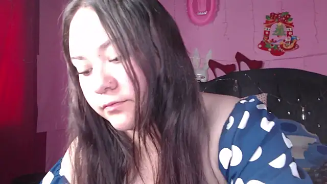 NikkiRous  online show from February 18, 2025, 4:37 pm