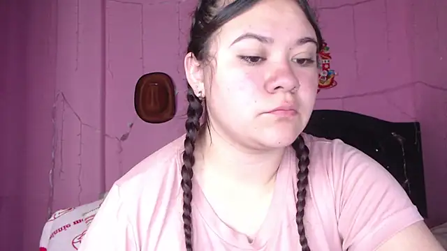 NikkiRous  online show from March 4, 2025, 12:33 pm