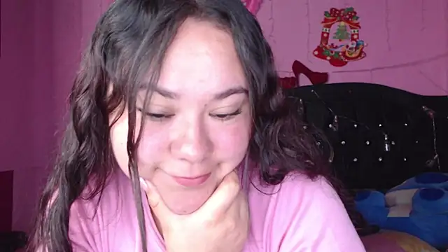 NikkiRous  online show from March 4, 2025, 3:48 pm