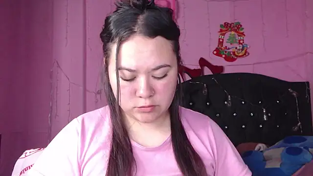 NikkiRous  online show from March 5, 2025, 4:02 pm