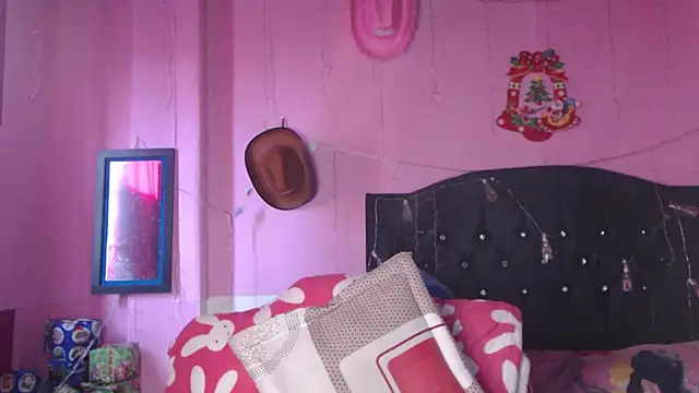 NikkiRous  online show from December 19, 2025, 12:45 pm