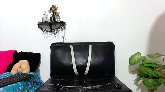 Snapshot of Martin_fiif chatting on March 6, 2026, 6:43 am Martin fiif online show from March 6, 2026, 6:43 am