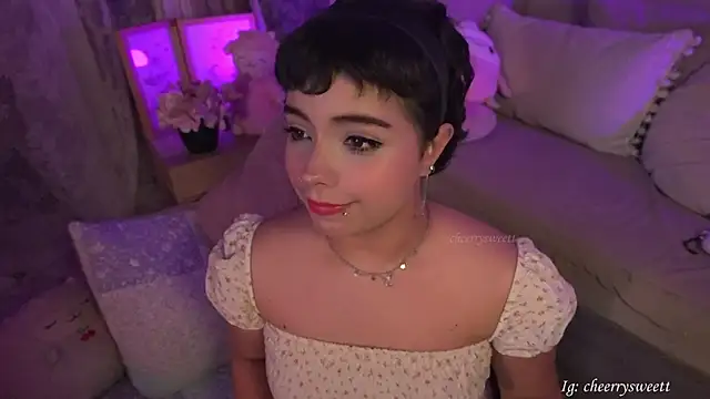 Cheerrysweett online show from April 14, 2026, 11:33 pm