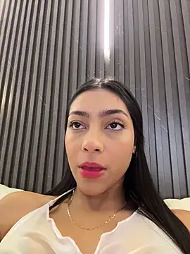 Ema azel online show from December 17, 2025, 1:28 pm