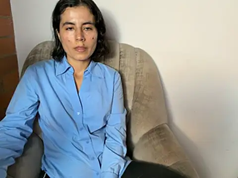 kanela3434 online show from April 18, 2026, 8:42 pm