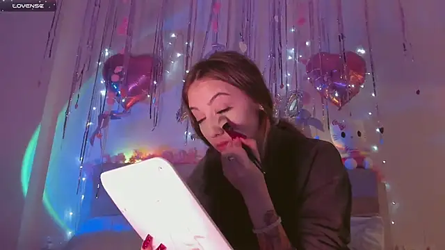 Snapshot of MelodyElf chatting on February 25, 2025, 4:53 pm MelodyElf online show from February 25, 2025, 4:53 pm