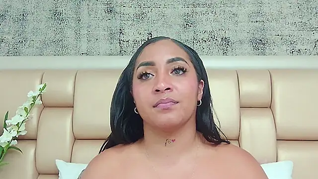 KateVenegas online show from February 21, 2025, 8:16 pm