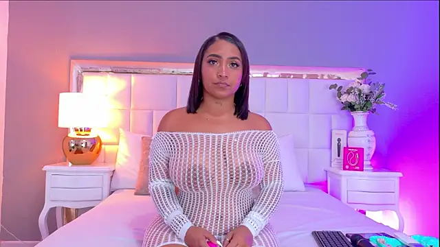 KateVenegas online show from September 14, 2025, 7:35 pm