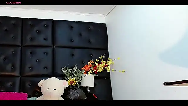 Snapshot of Daniela_Pink_ chatting on June 17, 2026, 7:48 pm Daniela Pink online show from June 17, 2026, 7:48 pm