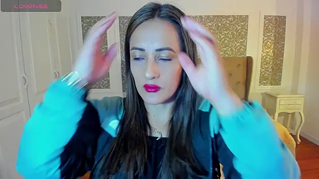 KimWessel  online show from December 2, 2024, 7:38 pm