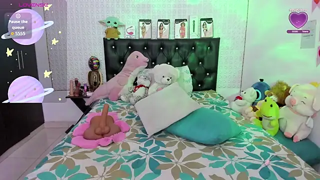 redgirlofficial online show from September 26, 2025, 3:54 am