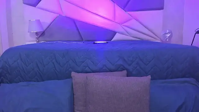 AnnyThompson  online show from January 2, 2025, 8:57 pm