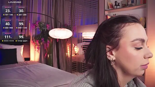 LunaNight online show from February 3, 2025, 11:36 pm