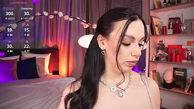 LunaNight online show from March 1, 2025, 8:21 pm