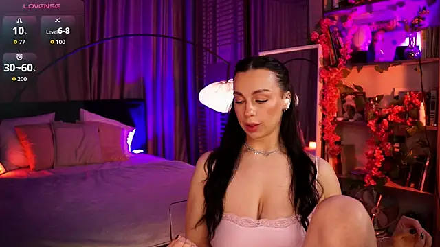 LunaNight online show from October 5, 2025, 8:29 pm