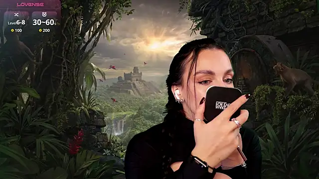 LunaNight online show from October 27, 2025, 8:24 pm