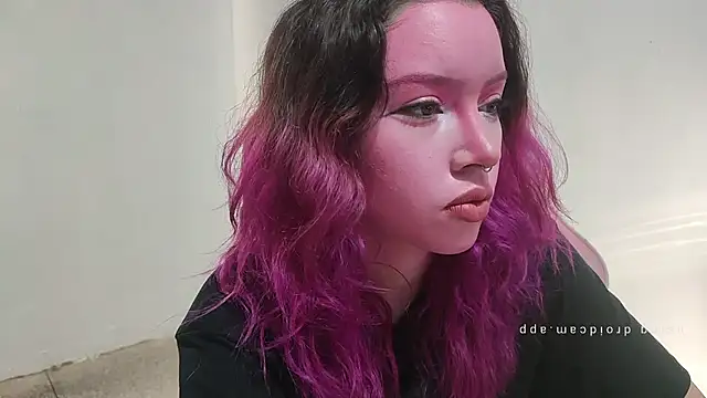 WandaDoll online show from November 28, 2025, 12:08 pm