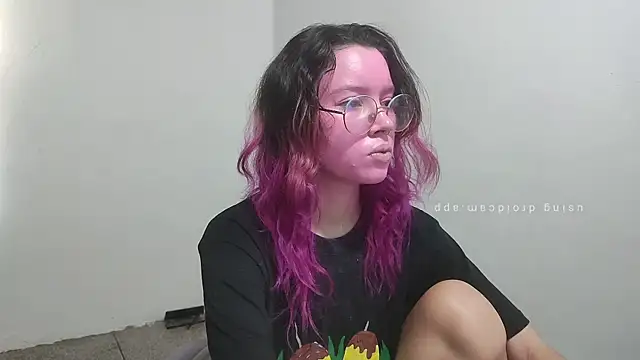 WandaDoll online show from December 16, 2025, 12:10 pm