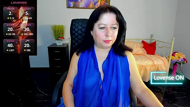 Julia Dean online show from March 14, 2025, 11:56 am