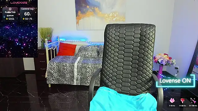 Julia Dean online show from September 9, 2025, 11:54 am