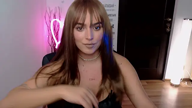 ChloeJewel1 online show from November 28, 2025, 12:41 pm