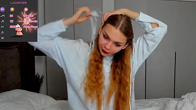 Molly sweetie online show from November 1, 2025, 7:21 am