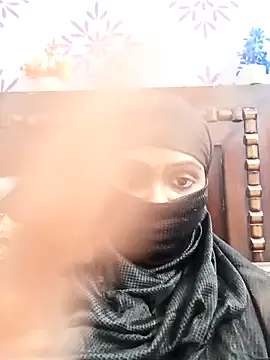 Snapshot of Yours-Bebo chatting on January 12, 2025, 8:14 pm Yours-Bebo online show from January 12, 2025, 8:14 pm