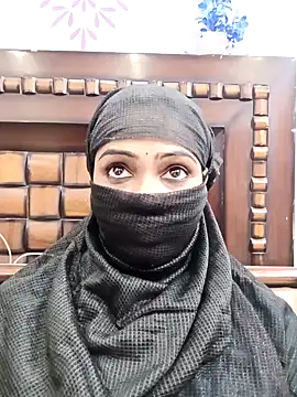 Snapshot of Yours-Bebo chatting on January 21, 2025, 3:21 pm Yours-Bebo online show from January 21, 2025, 3:21 pm