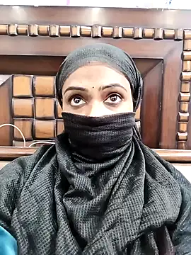 Snapshot of Yours-Bebo chatting on January 21, 2025, 9:25 pm Yours-Bebo online show from January 21, 2025, 9:25 pm