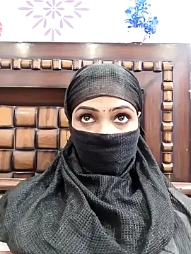 Snapshot of Yours-Bebo chatting on January 22, 2025, 7:25 am Yours-Bebo online show from January 22, 2025, 7:25 am