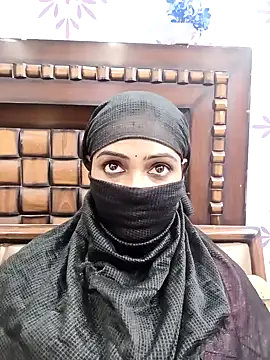 Snapshot of Yours-Bebo chatting on January 23, 2025, 6:14 pm Yours-Bebo online show from January 23, 2025, 6:14 pm