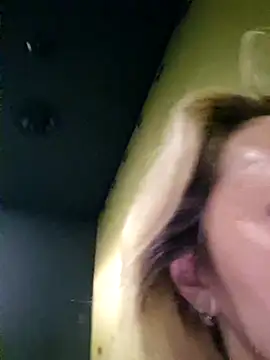 Miss    Mia  online show from February 14, 2025, 4:52 pm