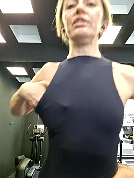 Miss    Mia  online show from February 28, 2025, 12:09 pm